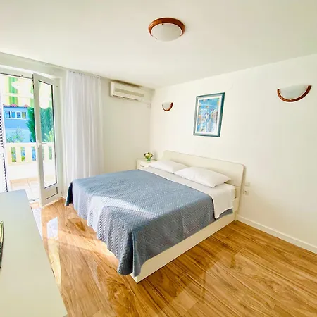 Apartman Postira