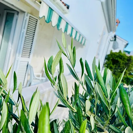 Apartman Postira