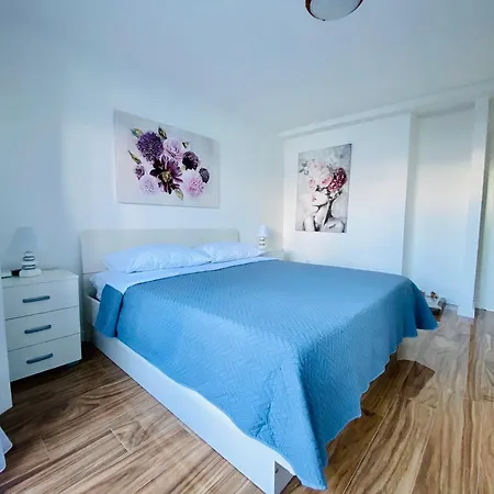 Apartman Postira Lejlighed Postira